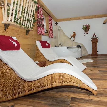 A Very Spacious 4 Person Holiday Near The Chiemsee דירה *