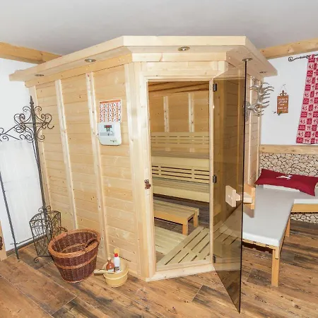 A Very Spacious 4 Person Holiday Near The Chiemsee דירה *