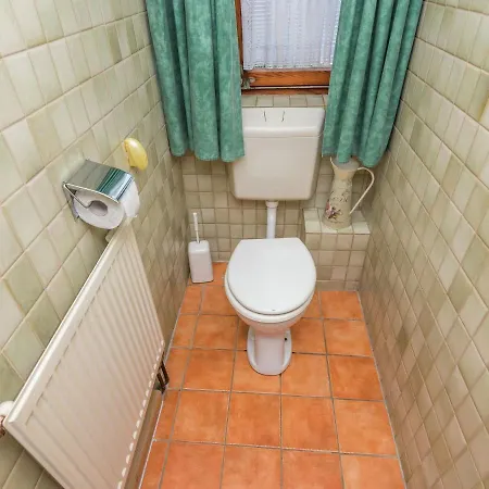 A Very Spacious 4 Person Holiday Near The Chiemsee * Übersee