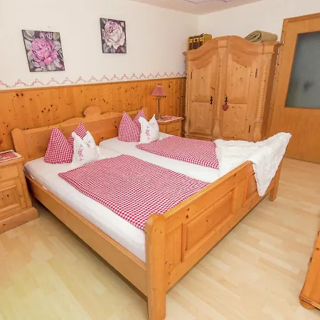 דירה A Very Spacious 4 Person Holiday Near The Chiemsee