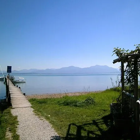 A Very Spacious 4 Person Holiday Near The Chiemsee * Уберзее